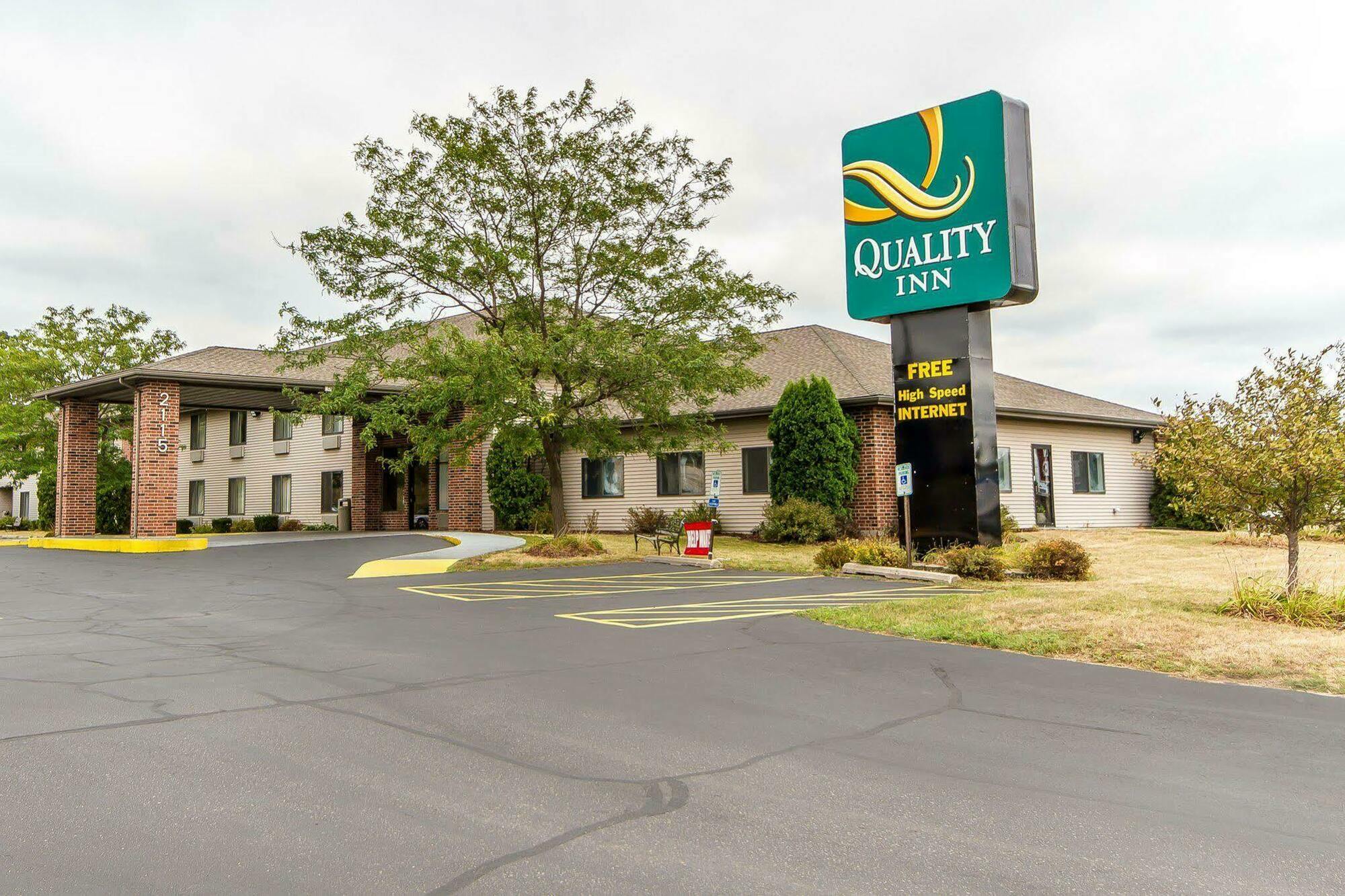 Americinn By Wyndham Reedsburg Zewnętrze zdjęcie
